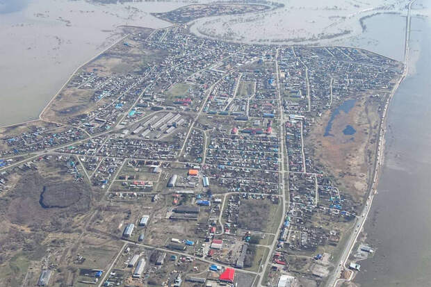 МЧС РФ: из Абатского района Тюменской области эвакуировали более 1300 человек