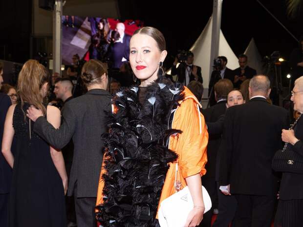 Ксения Собчак и девушка Павла Дурова выгуливают дорогие наряды в Каннах