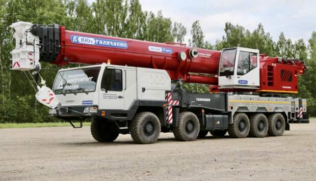 АО «Галичский автокрановый завод» выпустило новую модель автокрана КС-84713-2 ГАЛИЧАНИН грузоподъемностью 100 тонн
