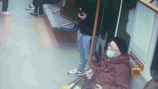Мужчина забрал забытый в метро смартфон и стал фигурантом уголовного дела