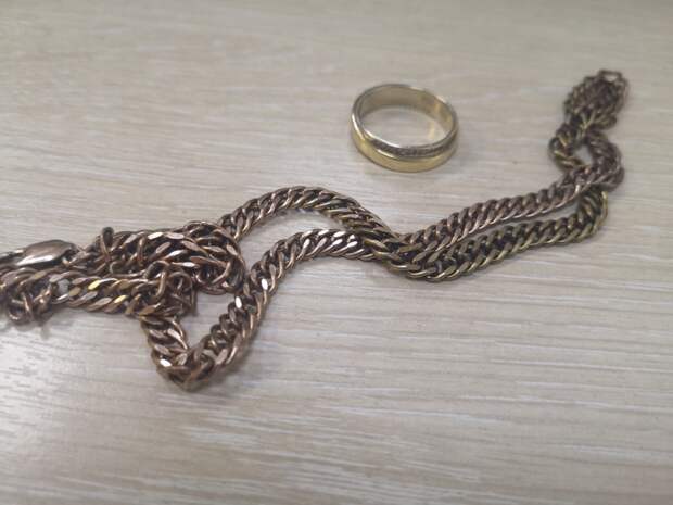 Житель Жигулевска ограбил соседку и на эти деньги свозил подругу в путешествие