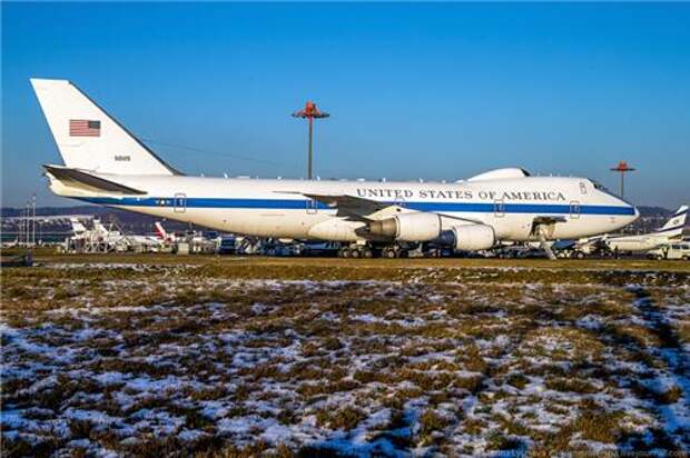 Boeing E-4
