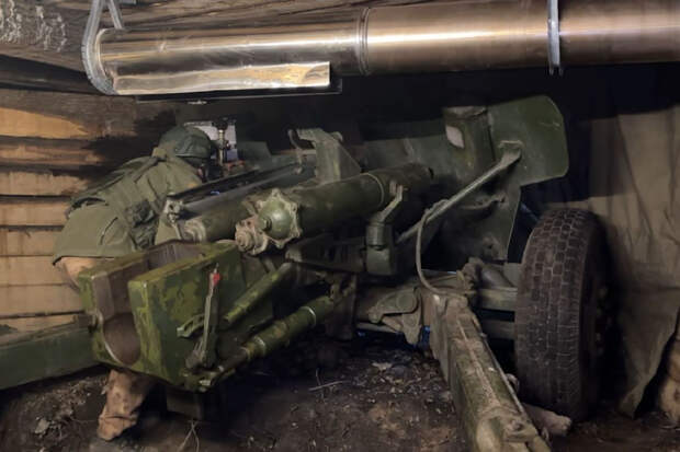 Расчеты противотанковых орудий «Рапира» артиллерии 1-го армейского корпуса «Южной» группировки войск нанесли удар по позициям артиллерии ВСУ на Донецком направлении СВО