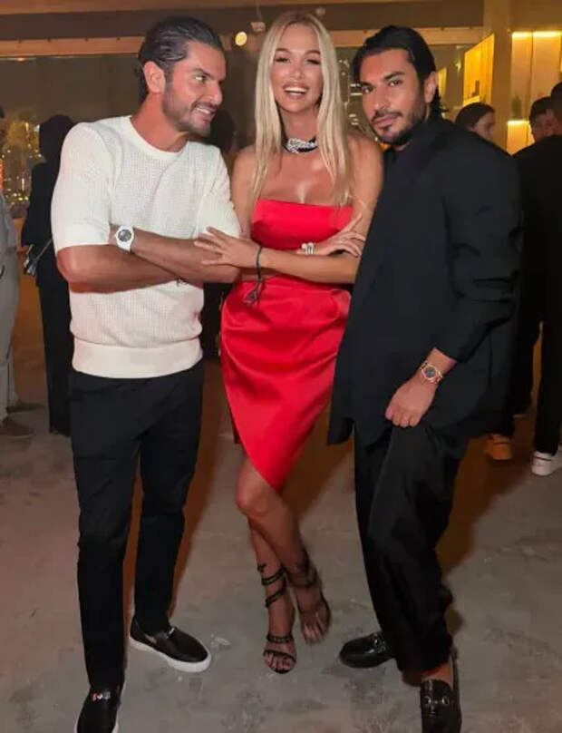 Виктория Лопырёва с гостями