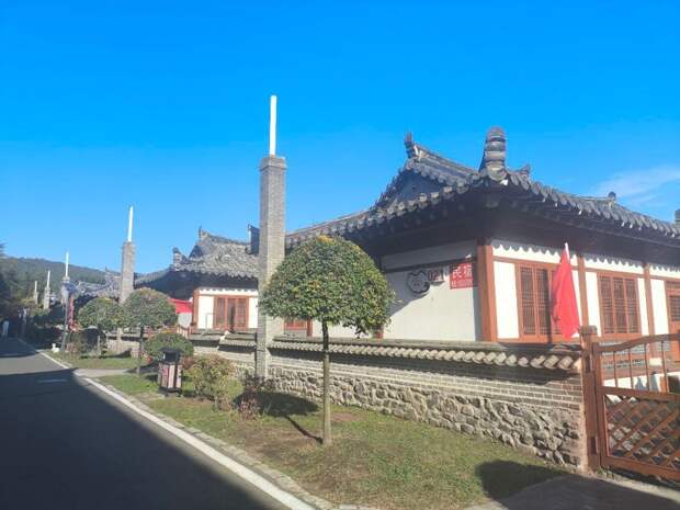 Границы трёх государств за один кадр: туристическая зона в Китае изменила график работы