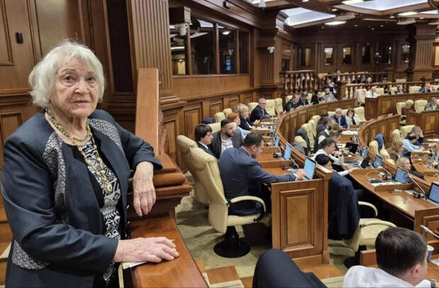 Алексей Петрович: «Людмиле Лащёновой, просидевшей в парламенте 9 часов в ожидании слова, так и не дали возможности выступить»