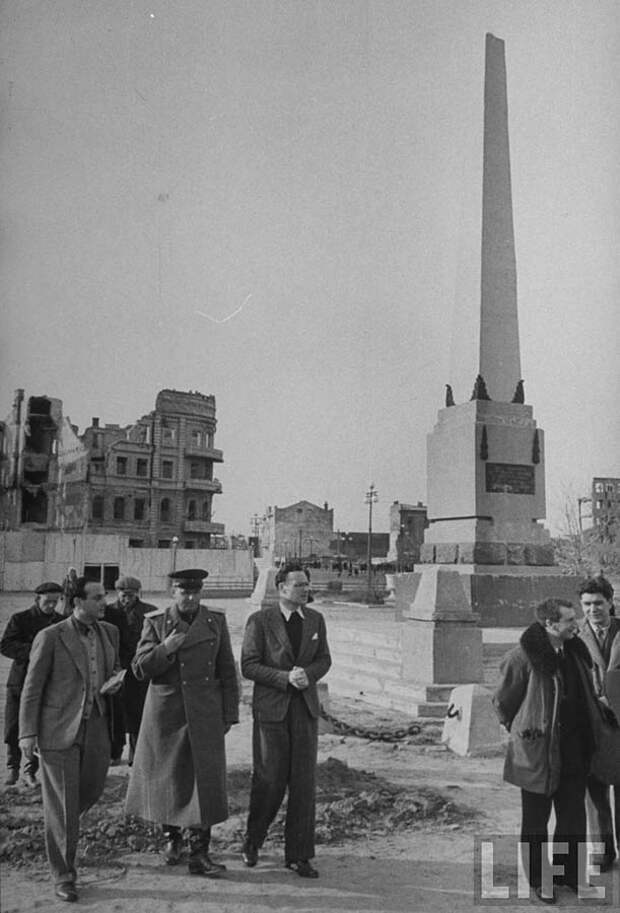 Сталинград. 1943, 1947 и 1952 года