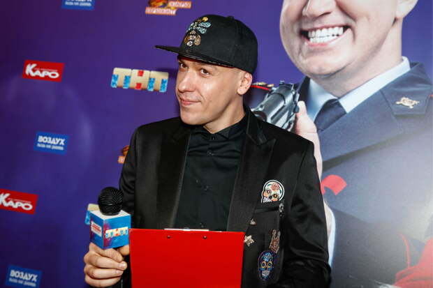 Звезда Comedy Club сломал руку на съемках шоу