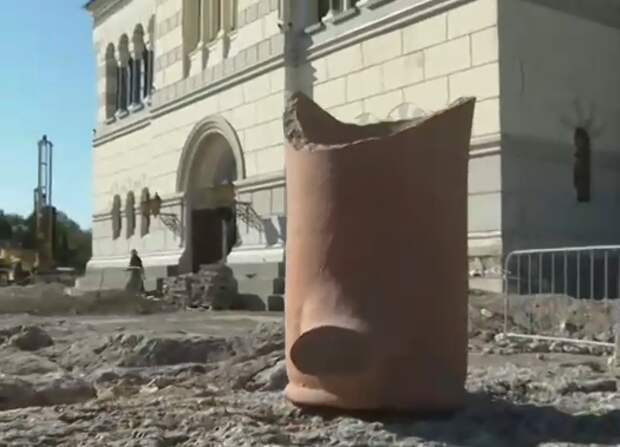В Севастополе археологи обнаружили древний некрополь и множество артефактов