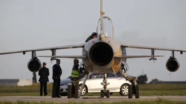 Источник: Ливийская армия начала воздушную операцию в Триполи