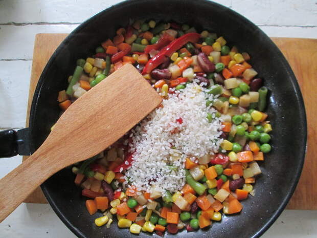 Простой, а главное реально вкусный декор сделает салат особенным (+ 2 рецепта)