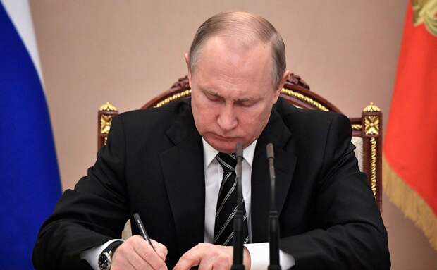 Все законы подписал Путин фото Яндекс