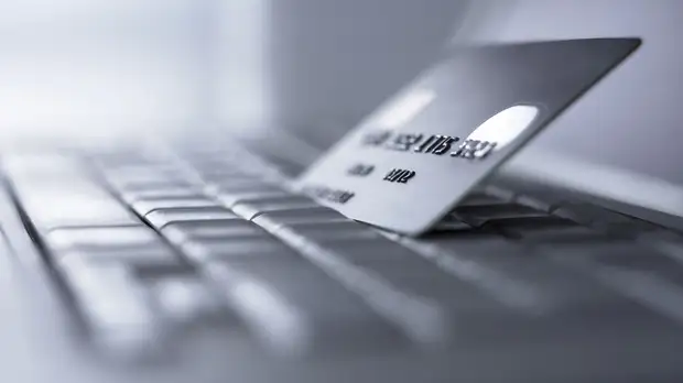 Экономист Остапкович высказался об идее убрать комиссию за внутрибанковские транзакции