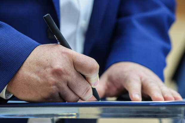 Сразу два украинских министра подали в отставку