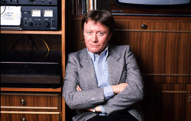 Что стало с могилой Андрея Миронова спустя 38 лет после похорон: слишком близко подходить запрещено