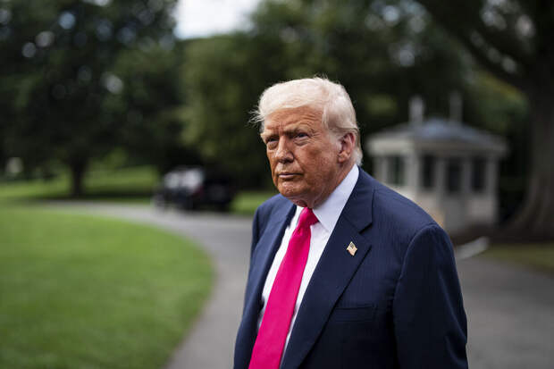 WSJ: Трамп нарисовал Эпштейну эротическую картинку на 50-летие