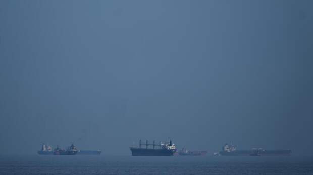 WSJ: Иран будет пропускать 10 кораблей в день через Ормузский пролив