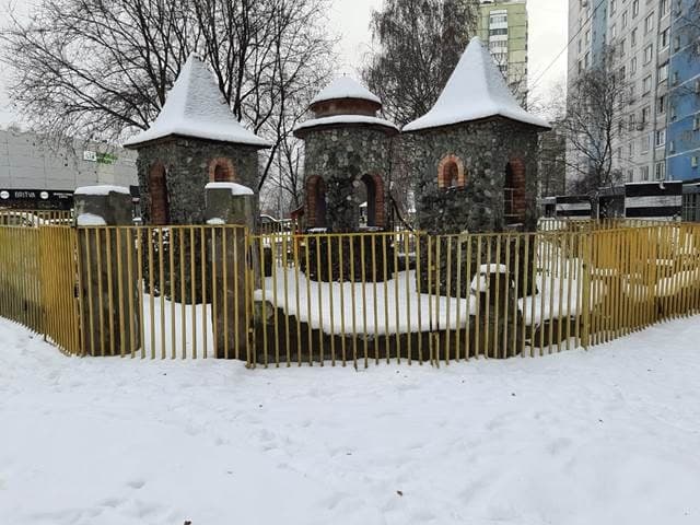 Современный игровой комплекс установят на месте аварийной площадки-замка в Лианозове