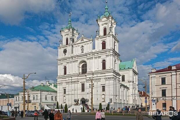Старинные часы собора в белорусском Гродно, которым уже более 400 лет