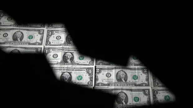 WSJ: России удалось сократить роль доллара в своей экономике