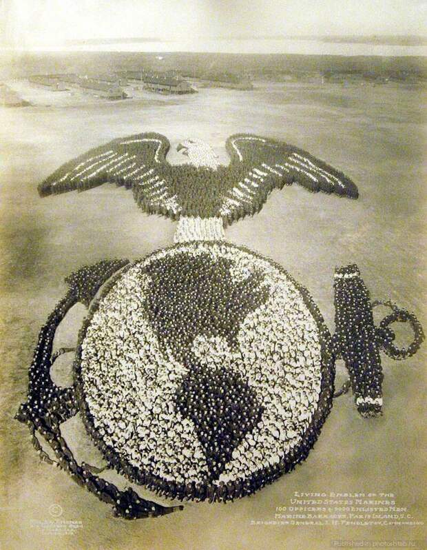 Эмблема морской пехоты США, 1919 год. 100 офицеров и 9000 рядовых морпехов. инетресное, старые забавы, факты, фигуры из людей, флешмоб