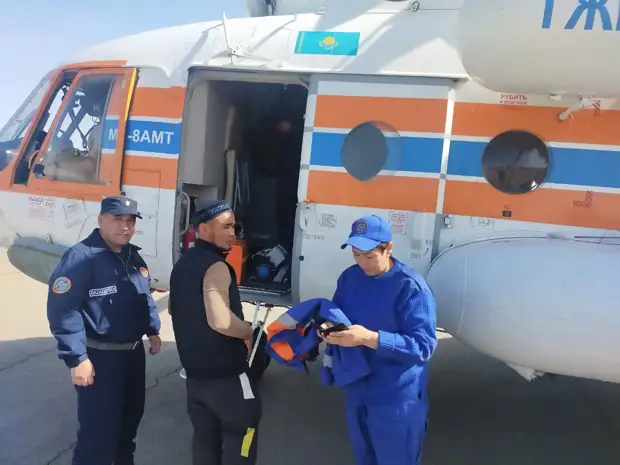 В Каспии ищут двух пропавших рыбаков