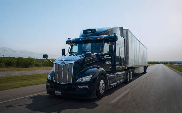 Автономные грузовики Aurora: 1600 км без остановок — новая эра в логистике