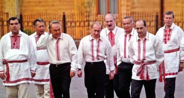 2. Минск, 2006 год Саммит, интересно, национальные костюмы, президент, путин, фото
