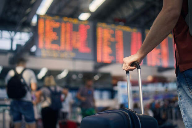 Росавиация: аэропорты Москвы продолжают принимать и отправлять рейсы