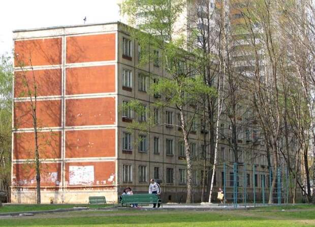 Хрущевки, сталинки и брежневки: плюсы и минусы советской вторички