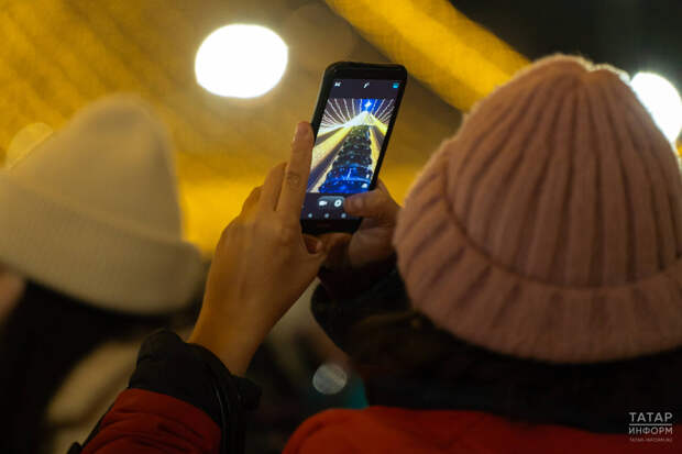 Аналитик прокомментировал планы предустановки отечественного ИИ на смартфоны