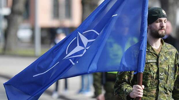 Бывший американский полковник предрек конец НАТО и Евросоюза из-за Украины