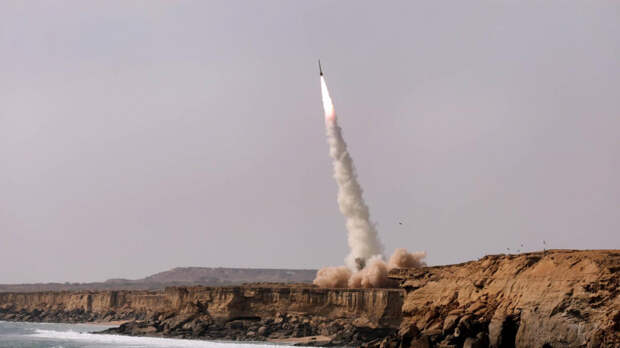 КСИР заявил об ударе по вертолетной базе США в Кувейте