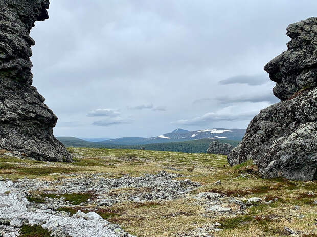 Маньпупунер: загадочные каменные великаны на Урале (ФОТО)