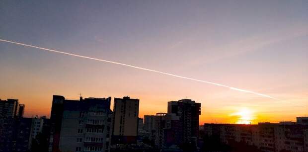 Барнаульцев напугал гул низколетящего среди ночи самолета