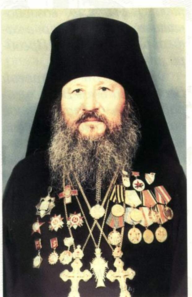 3528972_Arhimandrit_Nifont_v_miry_Nikolai_Glazov (389x600, 38Kb)