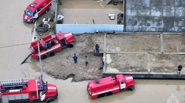 Меликов пообещал наказать виновных в обрушении дома в Махачкале