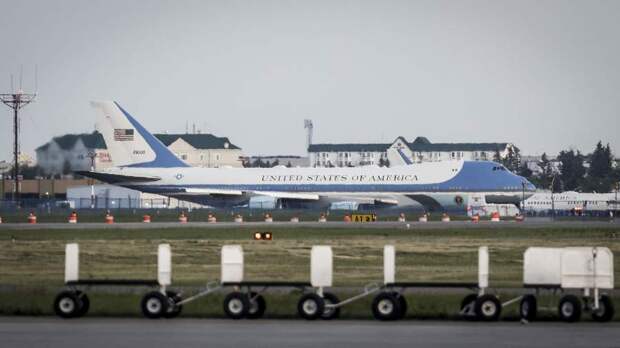 NYT узнала о планах США потратить почти $1 млрд на ремонт Air Force One из Катара