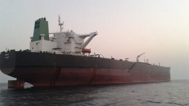 TankerTrackers: иранский супертанкер HUGE прорвал блокаду Ормузского пролива