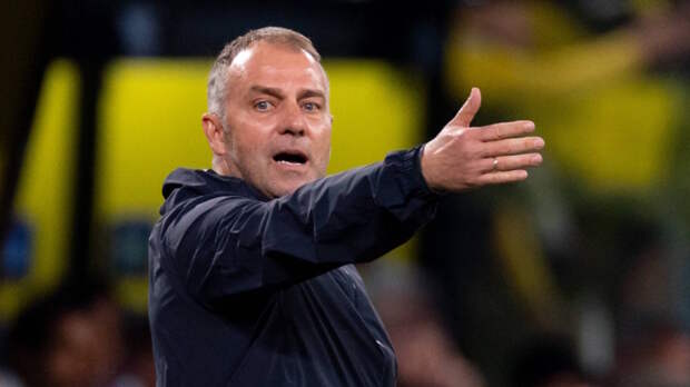 Флик останется в "Барселоне" еще на 2 года