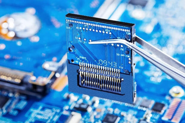 Белый дом: США вводят пошлину в 25 процентов на импорт полупроводников