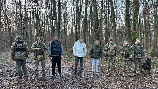 ЭТИМ ПАРНЯМ НЕ ПОВЕЗЛО — ИХ ИЗЛОВИЛИ НА ГРАНИЦЕ И ОТПРАВЯТ В ВОЙСКА. СКРИН: ПОГРАНИЧНАЯ СЛУЖБА УКРАИНЫ