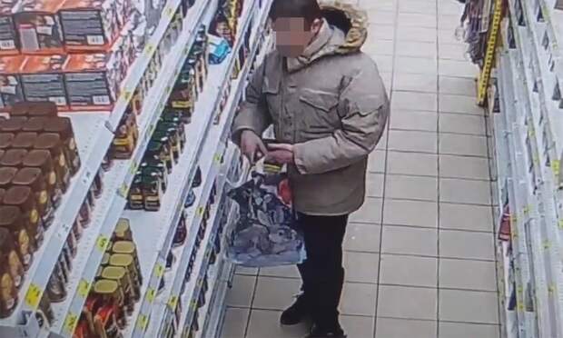 Кофеман из Архангельска вынес бодрящий напиток в обход кассы