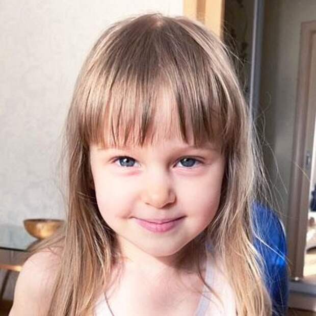 Алена Шестопалова, 3 года, злокачественная опухоль глаза – ретинобластома, спасет лечение в Офтальмологической клинике Жюля Гона (Лозанна, Швейцария), 894 000 ₽
