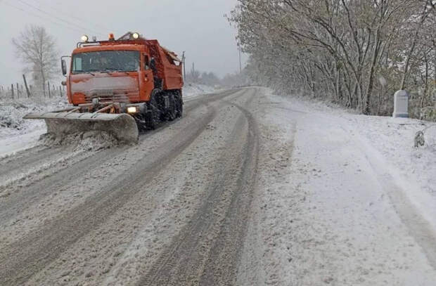Дорожные рабочие патрулируют национальную дорожную сеть