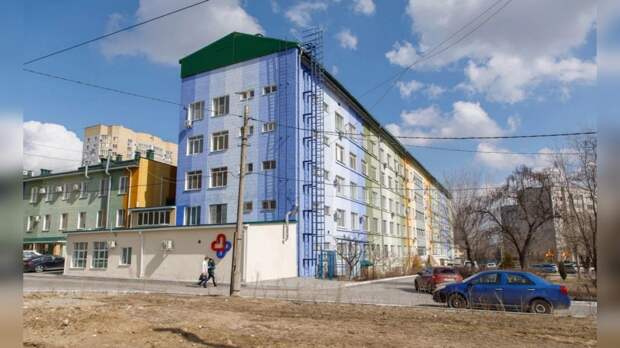 Алексей Копылов рассказал, что осенью прошлого года он «по скорой» попал в ГУЗ «КБ СМП № 7», где ему выполнили экстренную операцию по удалению грыжи. В ходе вмешательства у пациента взяли кусочек удаленной ткани и отправили на гистологию.  Ее результаты были готовы в ноябре: «Врач сказал, что у меня, предположительно, онкология, причем запущенная».