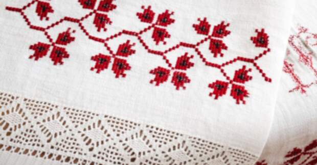 «Не игла шьёт, а руки»: в Псковской области открылась выставка женского рукоделия