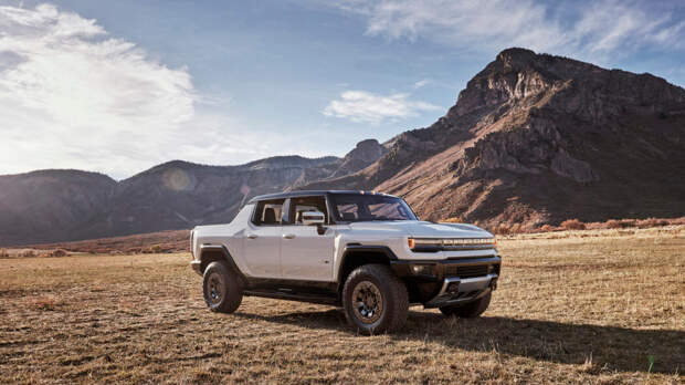 GMC Hummer EV показал себя как 1000-сильный, 350-мильный, быстро заряжающийся ЗВЕРЬ!