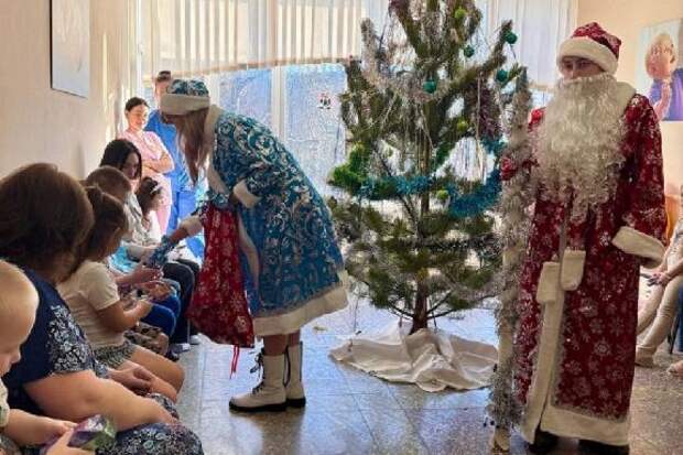 В Рассказовской ЦРБ прошёл новогодний праздник для маленьких пациентов