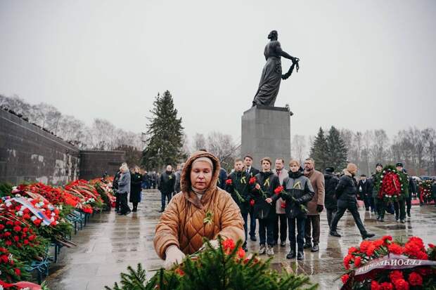 Знак «Житель блокадного Ленинграда» получили 1619 петербуржцев